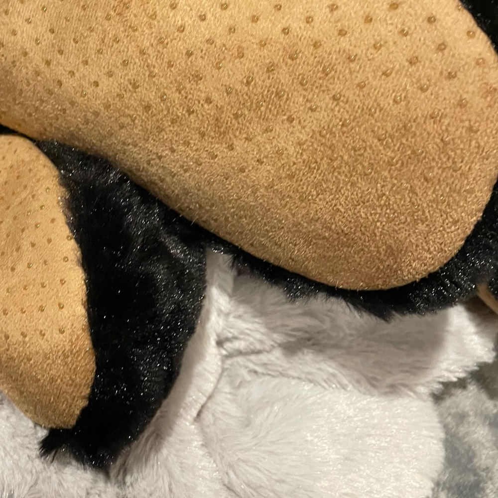 S L XL - New Adorable Black Fuzzy Slippers - Picture 5 of 11